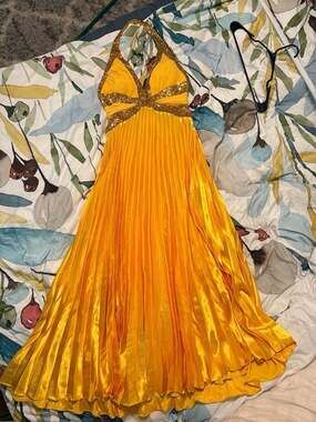 Niki by Niki Livas Yellow Pleated Sequin Beaded Halter Gown Size 12